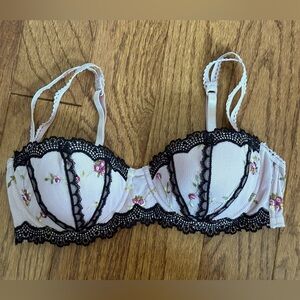 Victoria’s Secret Rare Flower Lace Bra